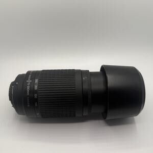 Nikon AF NIKKOR 70-300mm f/4-5.6G ED VR  Zoom Lens Excellent Condition